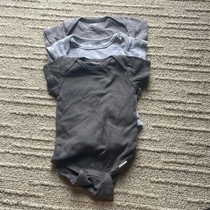 Gerber 0-3 Months Gray Onesie Bundle